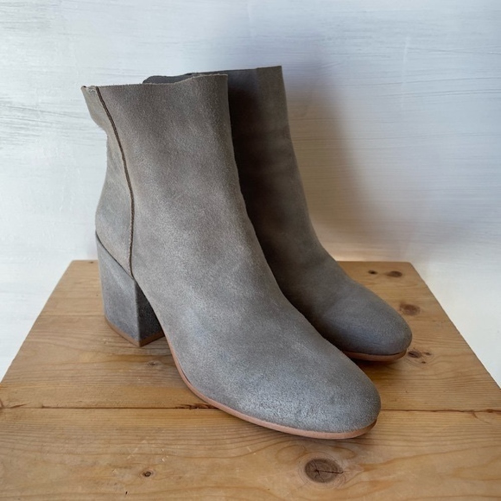 *SOLD* Lucky Brand Block Heel Ravynn Leather Booties Size: 8